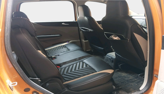 2022 Renault TRIBER RXZ, Petrol, Manual, 29,516 km, interior