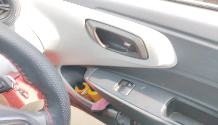 2023 Hyundai GRAND I10 NIOS ERA 1.2 KAPPA VTVT, Petrol, Manual, 31,633 km, interior