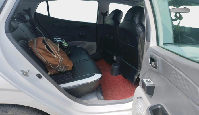 2023 Hyundai GRAND I10 NIOS ERA 1.2 KAPPA VTVT, Petrol, Manual, 31,633 km, interior