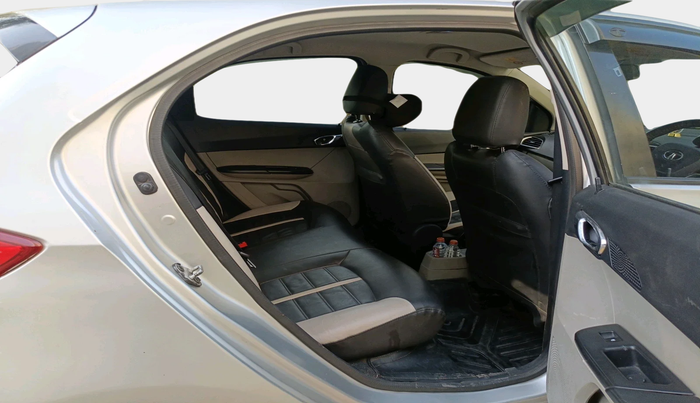 2016 Tata Tiago XZ DIESEL, Diesel, Manual, 1,21,250 km, interior