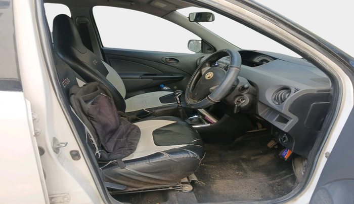 2012 Toyota Etios Liva G, Petrol, Manual, 76,234 km, interior