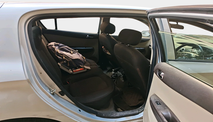 2011 Hyundai i20 MAGNA 1.2, Petrol, Manual, 1,11,031 km, interior