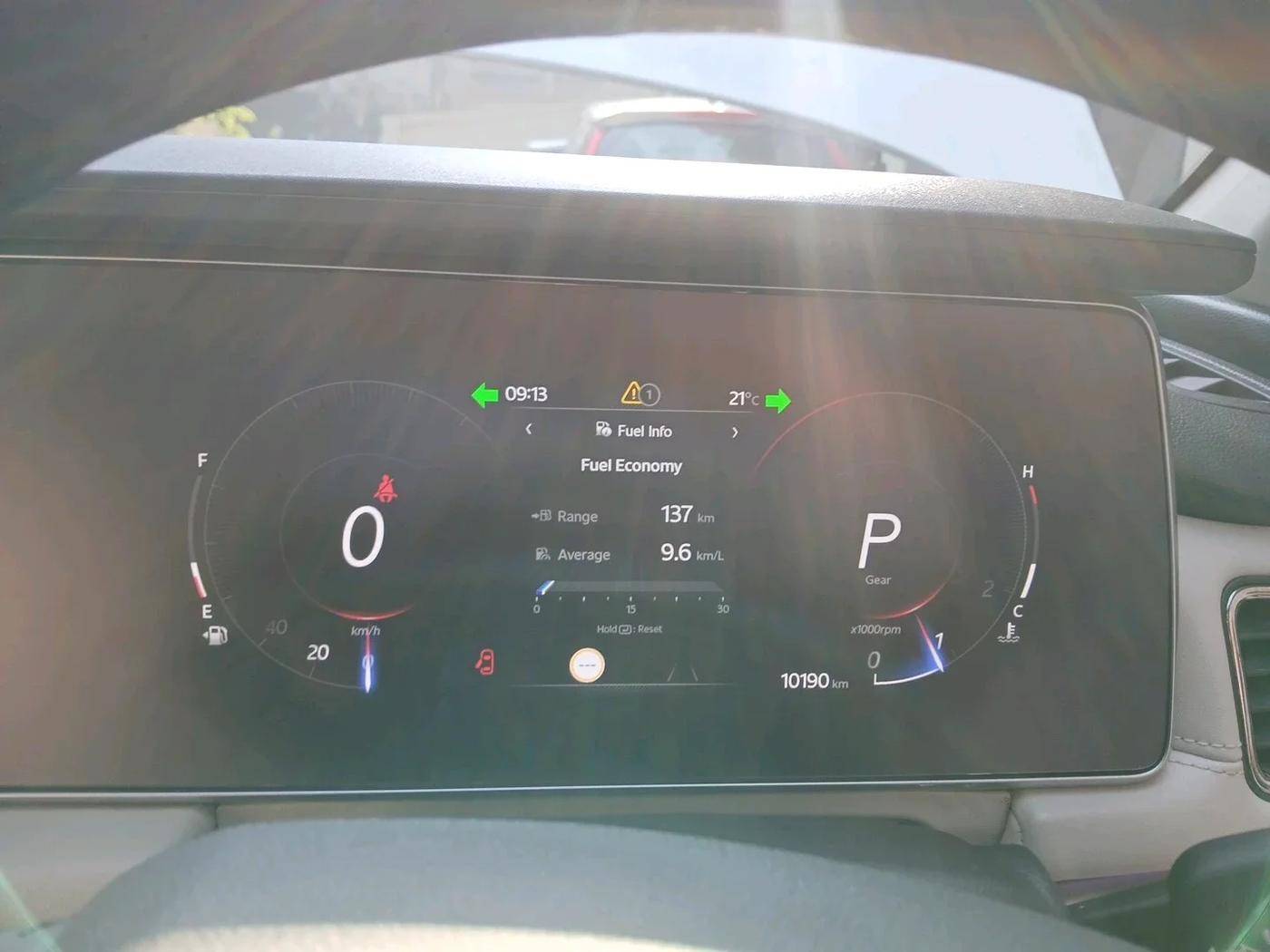 2025 Mahindra XUV700 AX 7 LUXURY P AT 7 STR, Petrol, Automatic, 10,190 km, interior