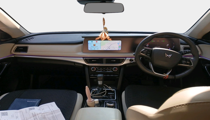 2025 Mahindra XUV700 AX 7 LUXURY P AT 7 STR, Petrol, Automatic, 10,190 km, interior