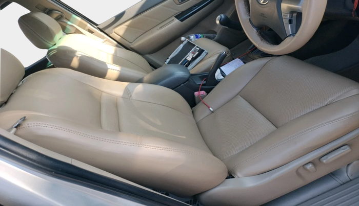 2013 Toyota Fortuner 3.0 4X4 MT, Diesel, Manual, 1,65,581 km, interior