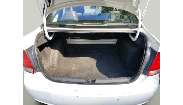 2012 Volkswagen Vento TRENDLINE 1.6, Petrol, Manual, 87,345 km, exterior