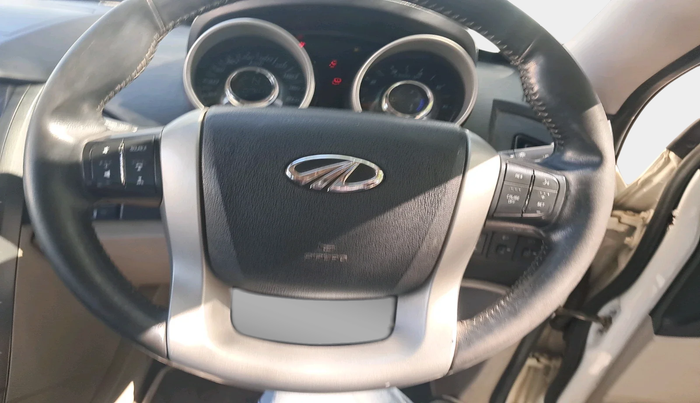 2017 Mahindra XUV500 W10, Diesel, Manual, 1,47,850 km, interior