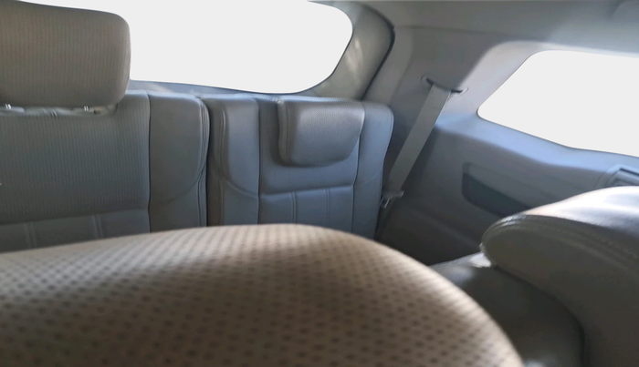 2017 Mahindra XUV500 W10, Diesel, Manual, 1,47,850 km, interior