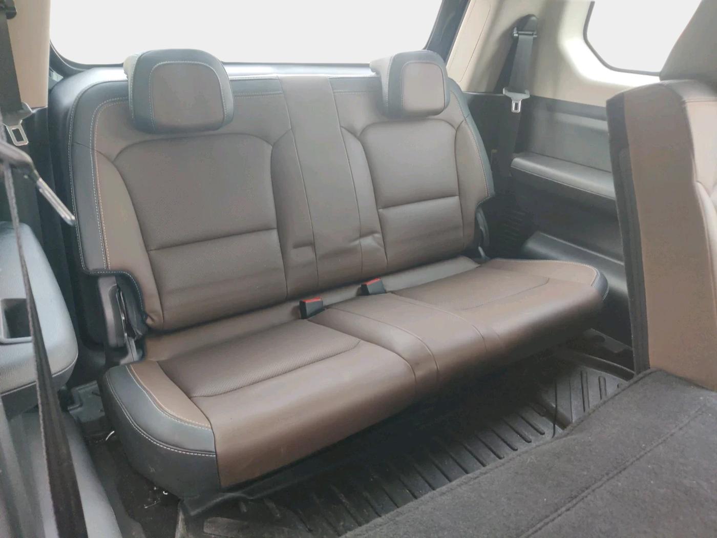 2024 Mahindra SCORPIO-N Z8 PETROL MT 7 STR, Petrol, Manual, 5,169 km, interior
