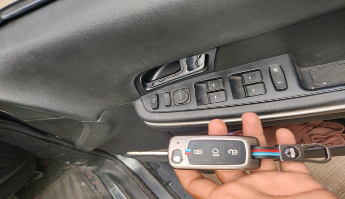 2017 Tata Hexa XT 4X2 7 STR, Diesel, Manual, 1,48,951 km, interior