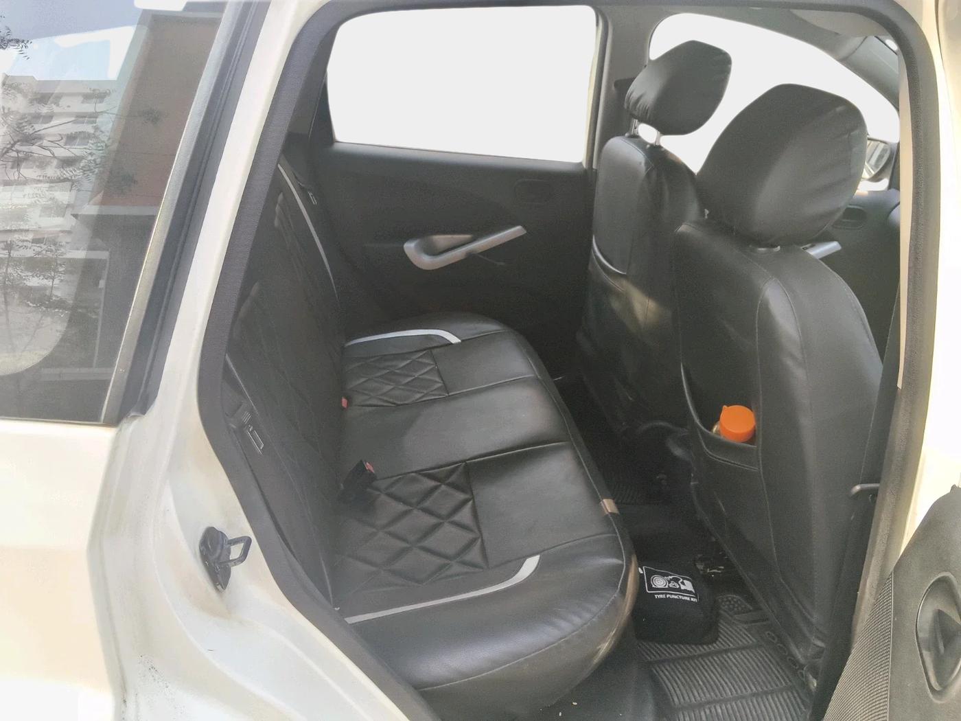2011 Ford Figo TITANIUM 1.4 DIESEL, Diesel, Manual, 68,101 km, interior