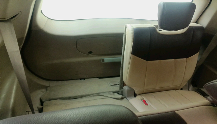 2012 Mahindra XUV500 W8, Diesel, Manual, 2,14,193 km, interior