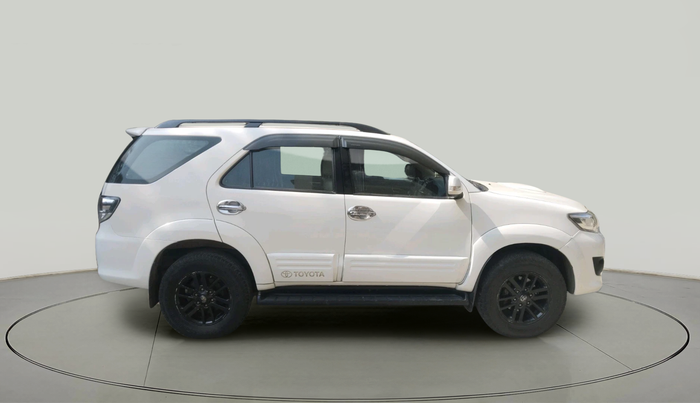 2014 Toyota Fortuner 3.0 4X2 AT, Diesel, Automatic, 2,10,915 km, exterior