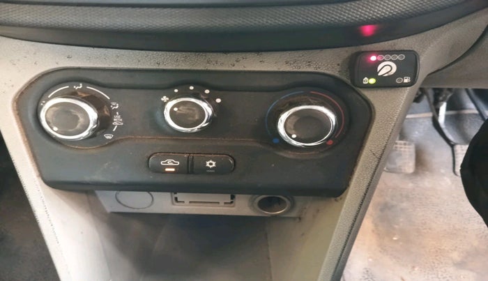 2017 Tata Tiago XE PETROL, Petrol, Manual, 1,22,775 km, interior