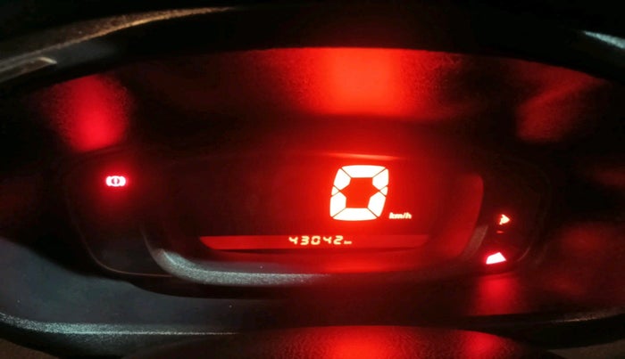 2017 Renault Kwid RXT 1.0, Petrol, Manual, 43,042 km, interior