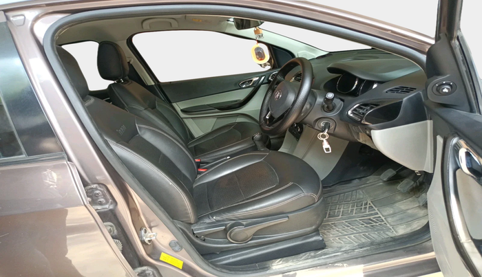2018 Tata Tiago XZ PETROL, CNG, Manual, 75,852 km, interior