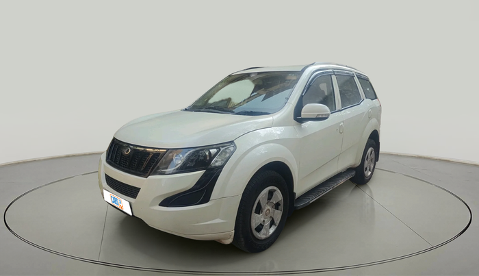 2017 Mahindra XUV500 W4, Diesel, Manual, 1,08,618 km, exterior