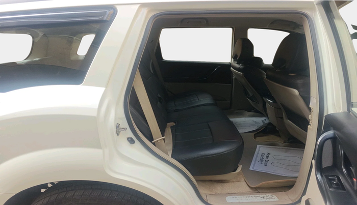 2017 Mahindra XUV500 W4, Diesel, Manual, 1,08,618 km, interior