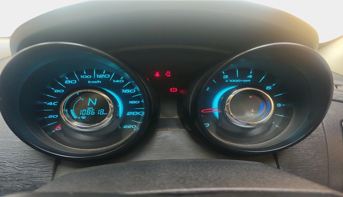 2017 Mahindra XUV500 W4, Diesel, Manual, 1,08,618 km, interior