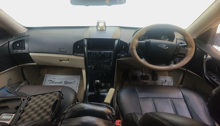 2017 Mahindra XUV500 W4, Diesel, Manual, 1,08,618 km, interior