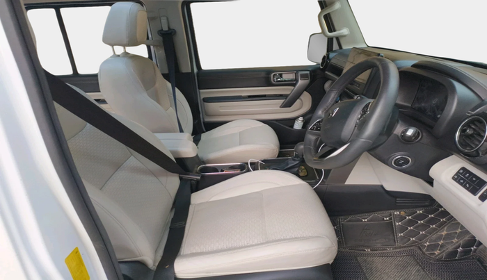 2025 Mahindra Thar Roxx AX7 L Diesel AT 2WD, Diesel, Automatic, 6,162 km, interior