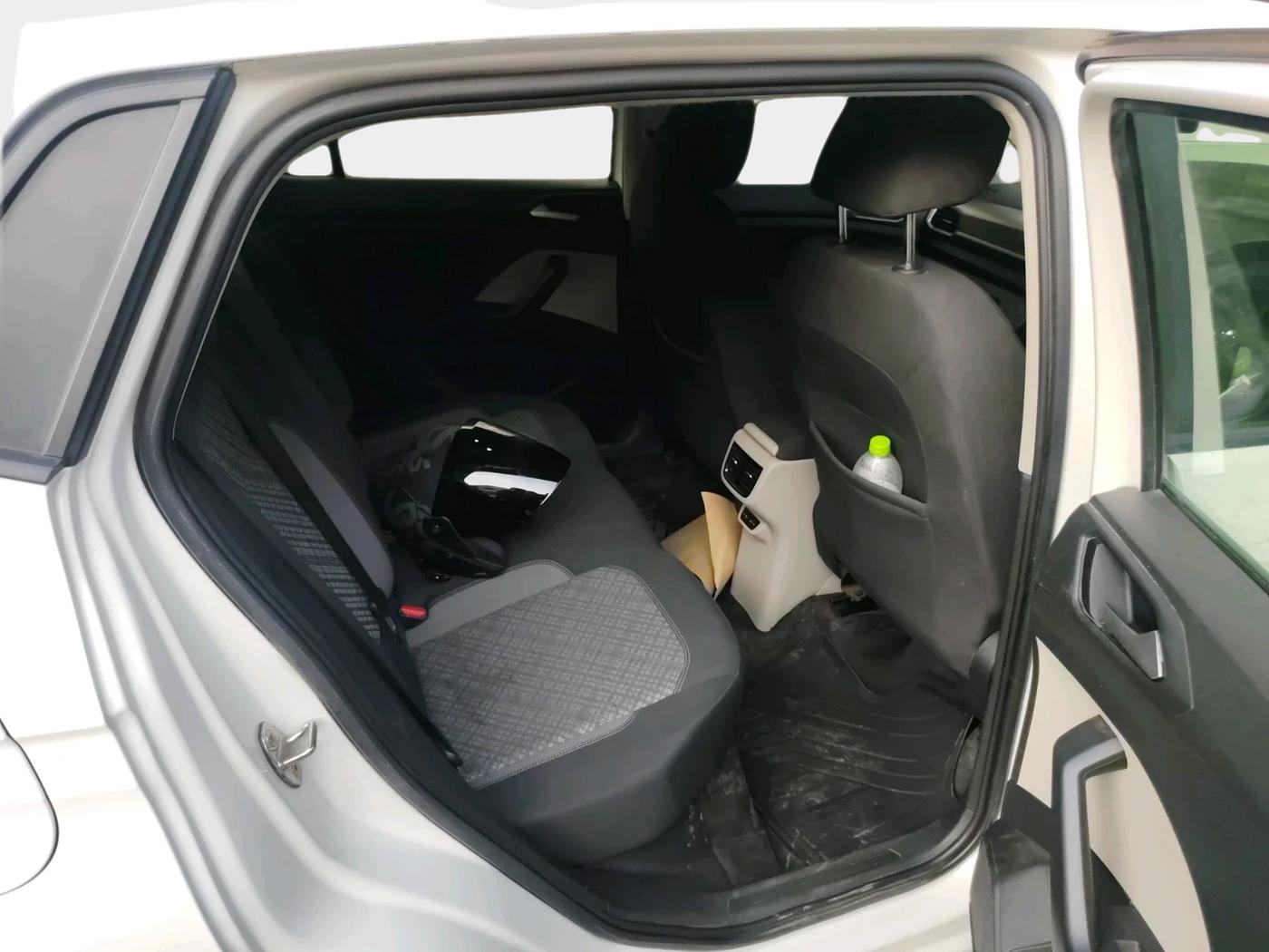2022 Volkswagen TAIGUN HIGHLINE 1.0 TSI AT, Petrol, Automatic, 40,562 km, interior