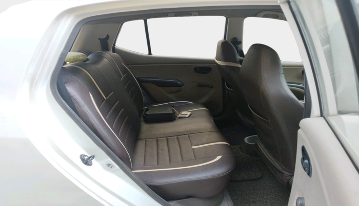 2011 Hyundai i10 ERA 1.1, Petrol, Manual, 1,90,496 km, interior