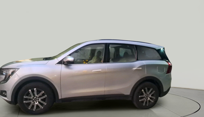 2022 Mahindra XUV700 AX 7 LUXURY D AT 7 STR, Diesel, Automatic, 78,815 km, exterior