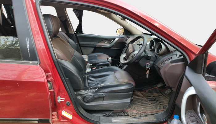 2014 Mahindra XUV500 W6, Diesel, Manual, 1,08,276 km, interior