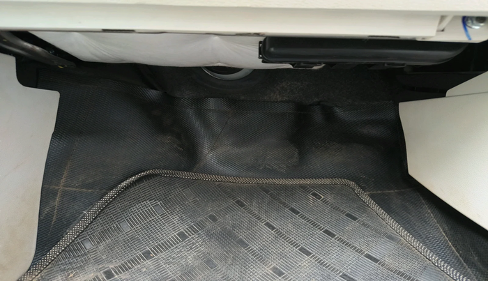 2024 Mahindra XUV 3XO MX3 1.2 L TCMPFi, Petrol, Manual, 13,496 km, interior