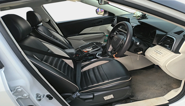 2024 Mahindra XUV 3XO MX3 1.2 L TCMPFi, Petrol, Manual, 13,496 km, interior