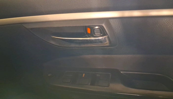 2017 Maruti Swift VXI, Petrol, Manual, 88,711 km, interior