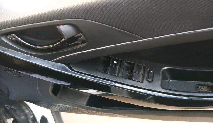 2022 Tata NEXON XZ PLUS (PREMIUM) DIESEL, Diesel, Manual, 75,918 km, interior