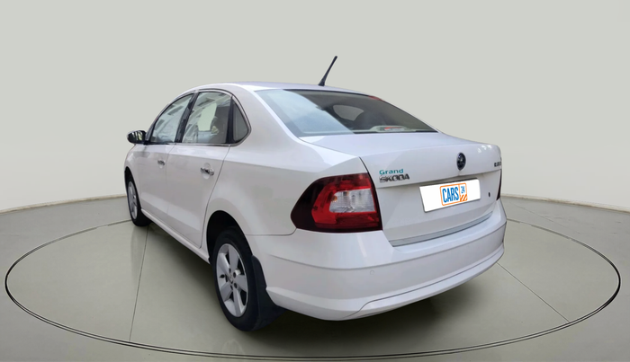 2017 Skoda Rapid AMBITION 1.6 MPI MT, Petrol, Manual, 32,596 km, exterior