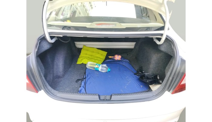 2017 Skoda Rapid AMBITION 1.6 MPI MT, Petrol, Manual, 32,596 km, exterior