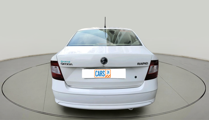 2017 Skoda Rapid AMBITION 1.6 MPI MT, Petrol, Manual, 32,596 km, exterior