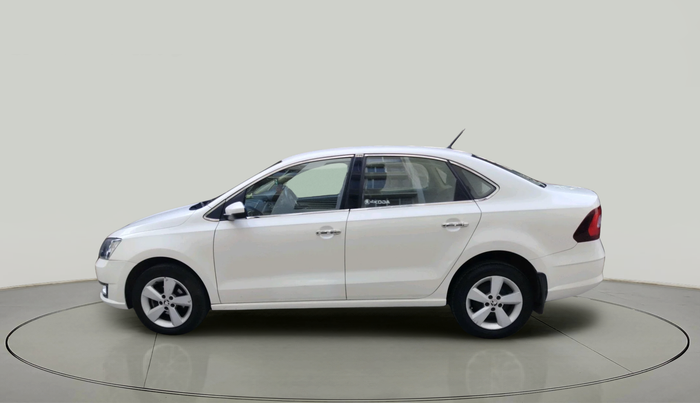 2017 Skoda Rapid AMBITION 1.6 MPI MT, Petrol, Manual, 32,596 km, exterior