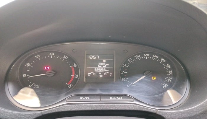 2017 Skoda Rapid AMBITION 1.6 MPI MT, Petrol, Manual, 32,596 km, interior