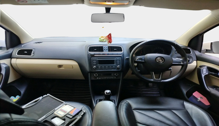 2017 Skoda Rapid AMBITION 1.6 MPI MT, Petrol, Manual, 32,596 km, interior