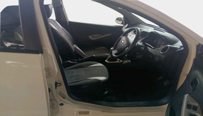 2012 Ford Figo TITANIUM 1.4 DIESEL, Diesel, Manual, 89,084 km, interior