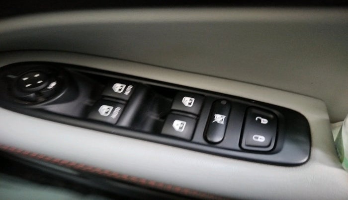 2018 Jeep Compass LIMITED 1.4 PETROL AT, Petrol, Automatic, 60,445 km, interior