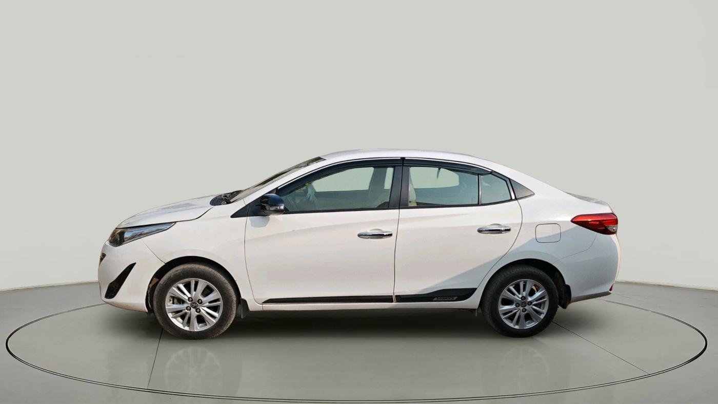 2019 Toyota YARIS VX MT, Petrol, Manual, 65,330 km, exterior