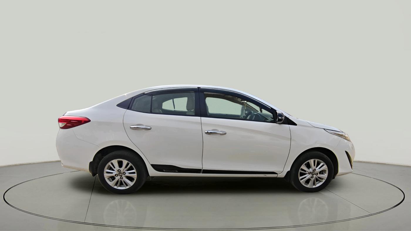 2019 Toyota YARIS VX MT, Petrol, Manual, 65,330 km, exterior