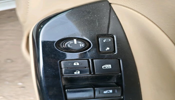 2019 Toyota YARIS VX MT, Petrol, Manual, 65,330 km, interior