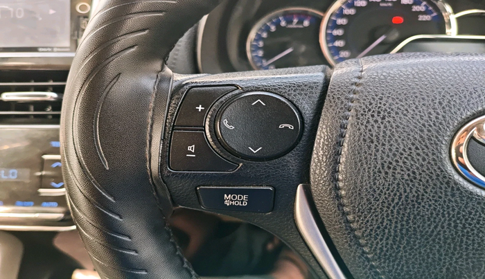 2019 Toyota YARIS VX MT, Petrol, Manual, 65,330 km, interior