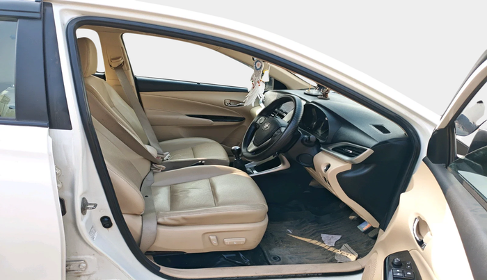 2019 Toyota YARIS VX MT, Petrol, Manual, 65,330 km, interior