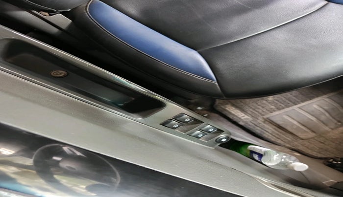 2010 Chevrolet Beat LT PETROL, Petrol, Manual, 84,965 km, interior