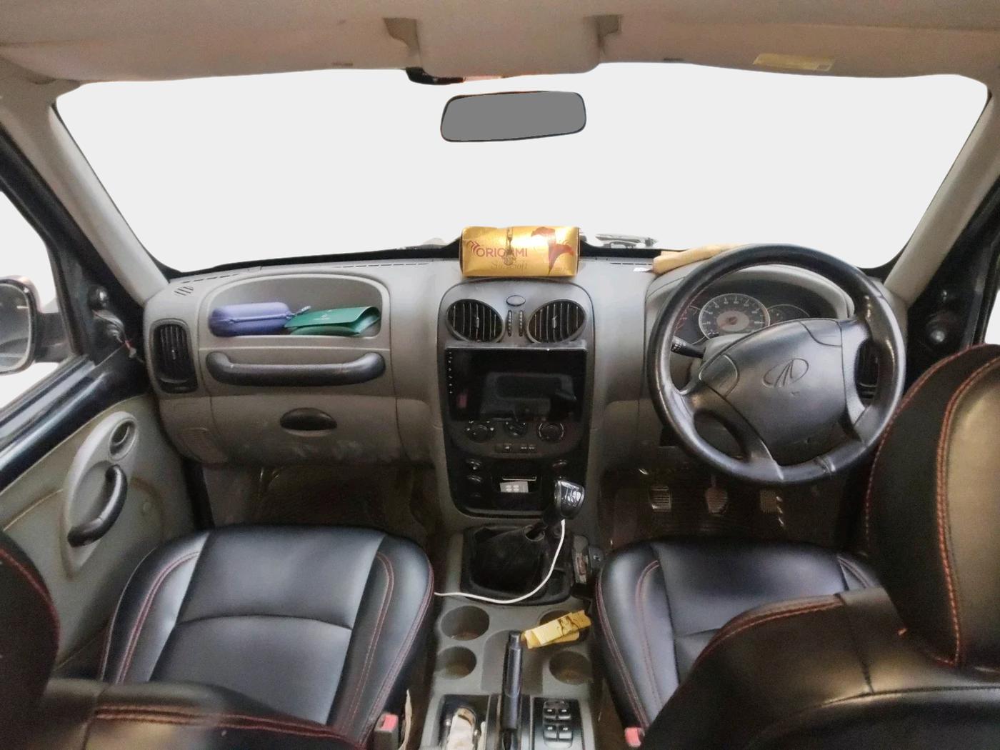 2014 Mahindra Scorpio LX, Diesel, Manual, 99,182 km, interior