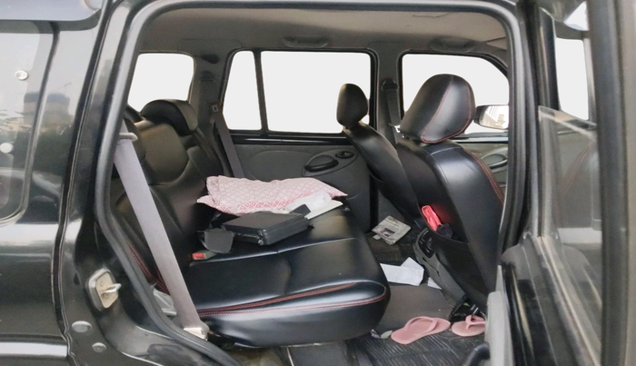 2014 Mahindra Scorpio LX, Diesel, Manual, 99,182 km, interior