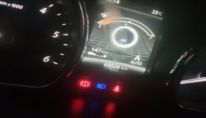 2018 Tata Hexa XM 4X2 7 STR, Diesel, Manual, 69,526 km, interior